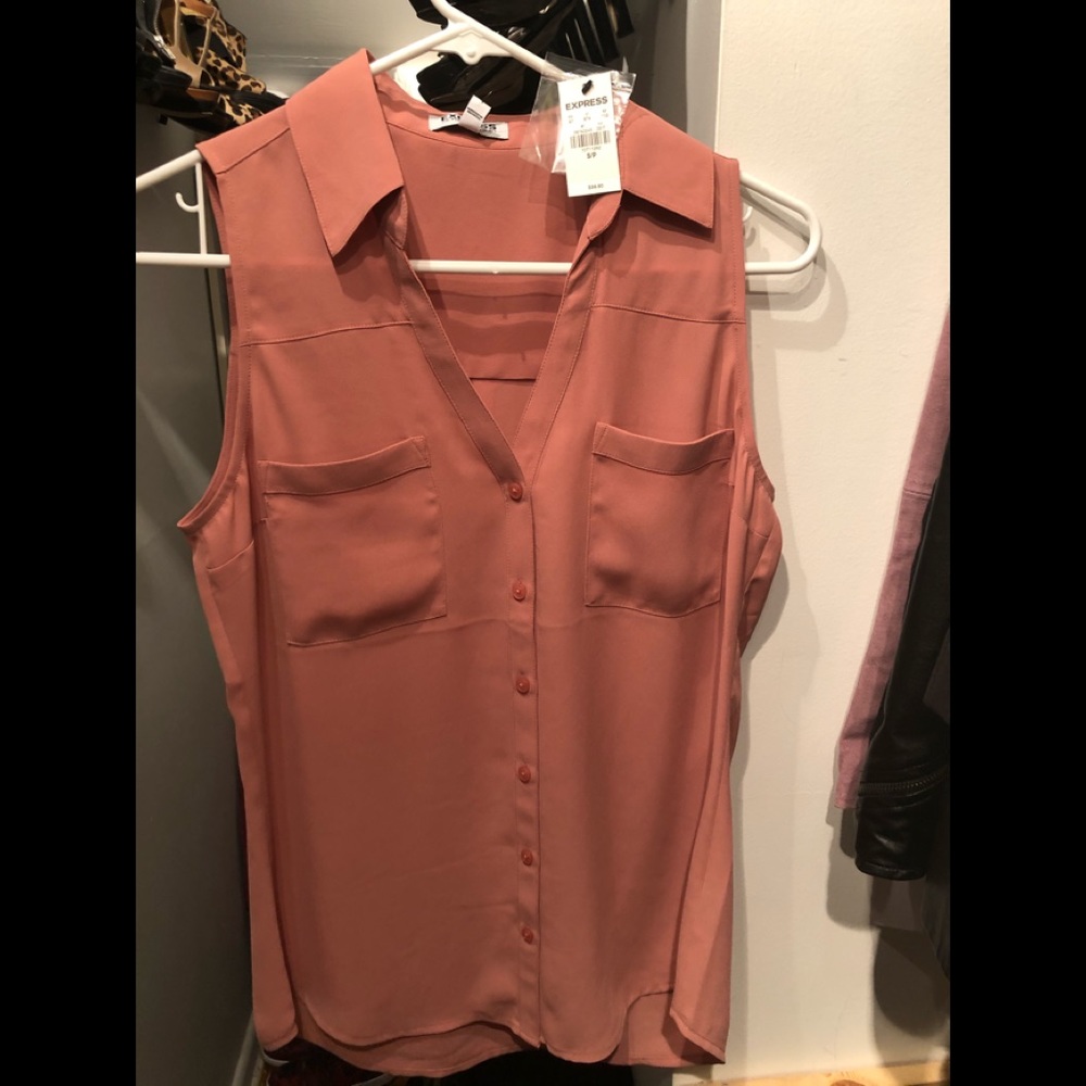 Express button down tank